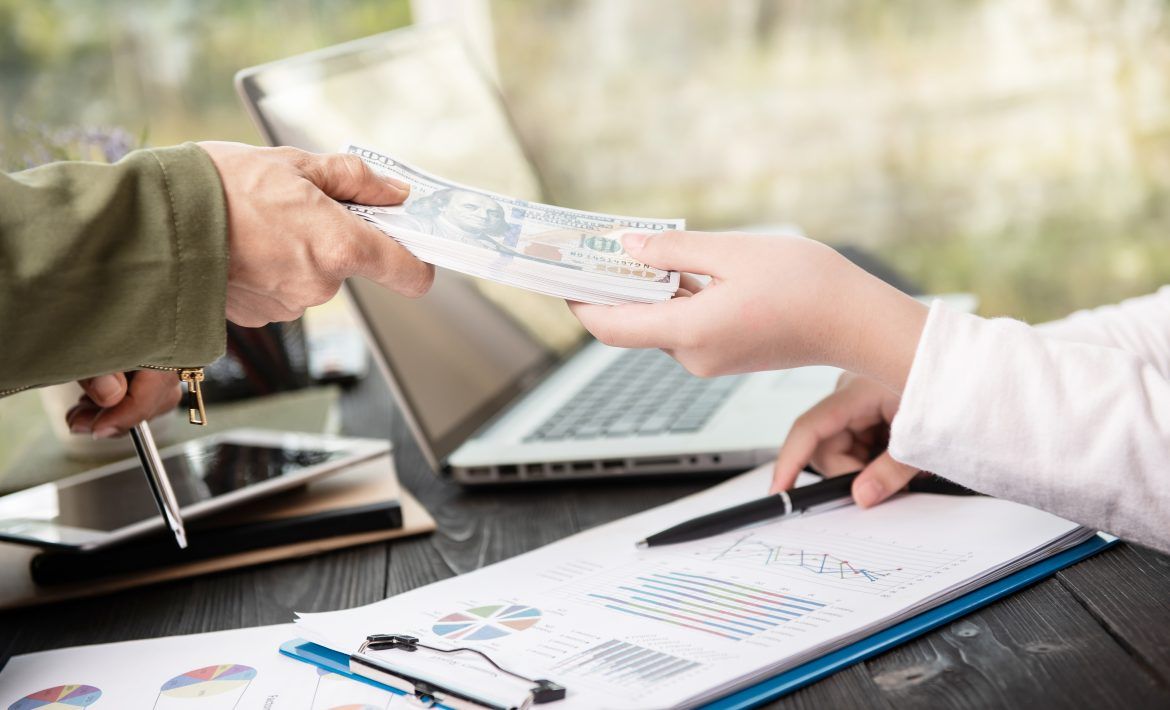 Licensed Money Lenders Singapore: Pros and Cons